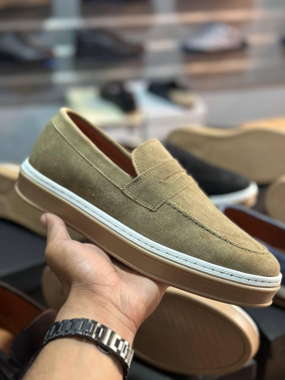 Chaussure en daim SK02