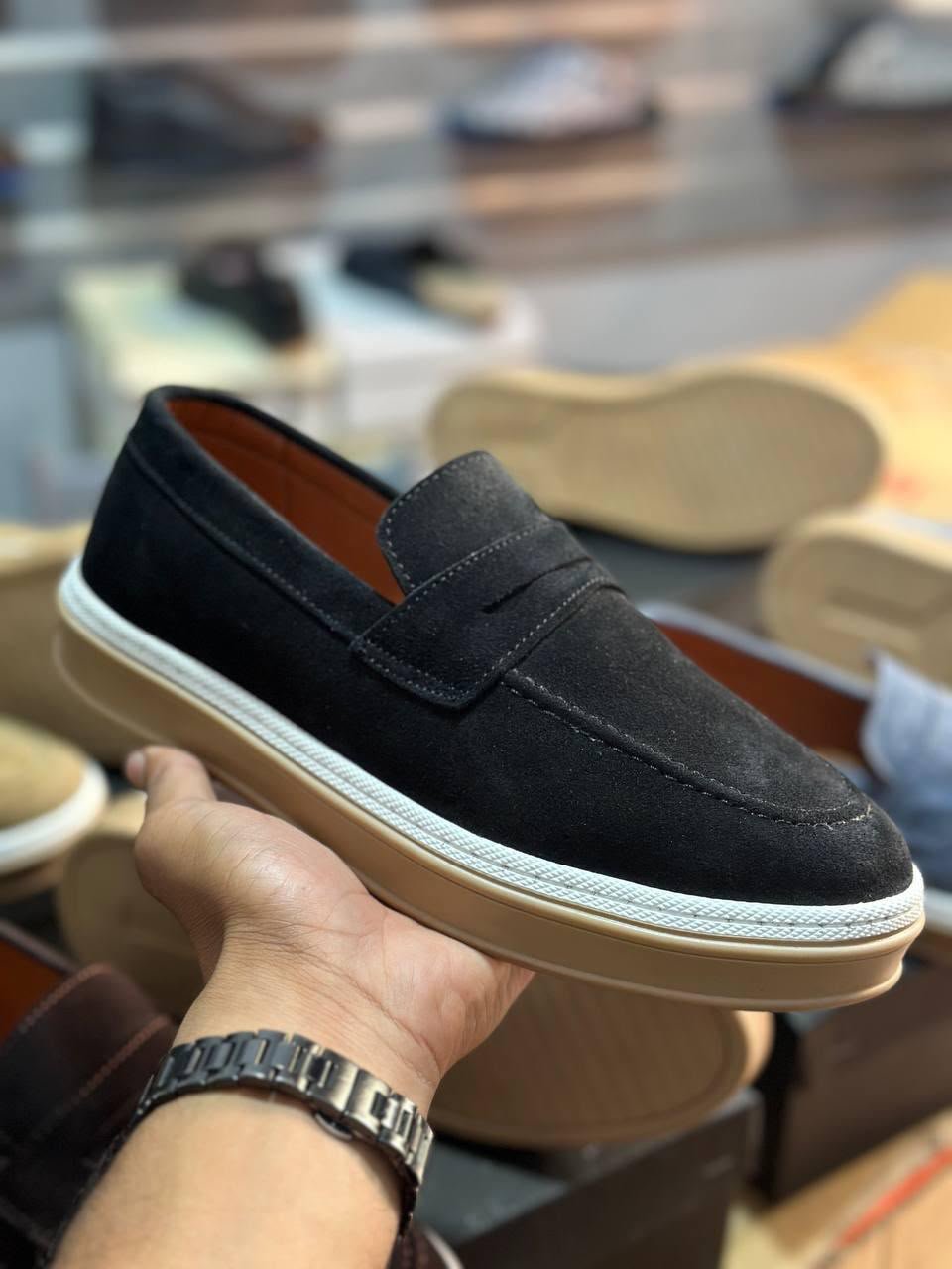 Chaussure en daim SK01